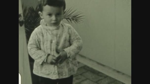 Palermo Italy May 1953 Мама Ребенок Счастливые Воспоминания — стоковое видео