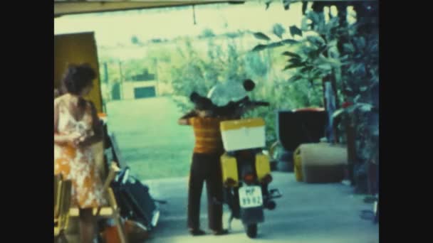 Fertod Hungary Hazi Ran 1982 Çocuk Lerde Motosiklete Biniyor — Stok video