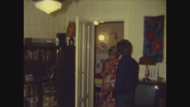 NEUSIDL SEE, UNGARN MAI 1977: Haus Innenansicht in den 70er Jahren