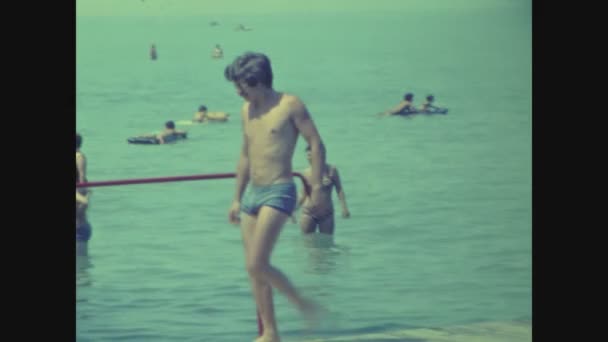 Neusidl Lake Hongarije Mei 1977 Neusiedl Meer Met Mensen Die — Stockvideo