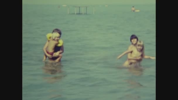 Neusiedl Lake Hungary July 1968 Люди Купаются Озере — стоковое видео