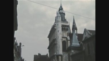 BEAUNE, FRANCE 1970: 70 'lerde Beaune şehri sokak manzarası