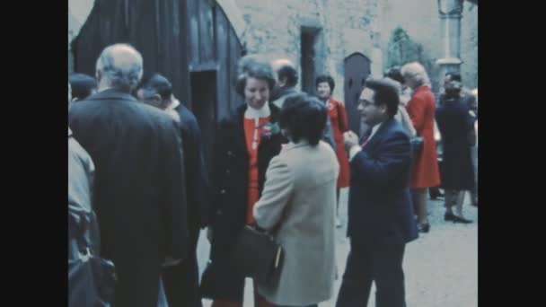 Beaune Francia Marzo 1970 Grupo Personas Socializan Los Años — Vídeo de stock