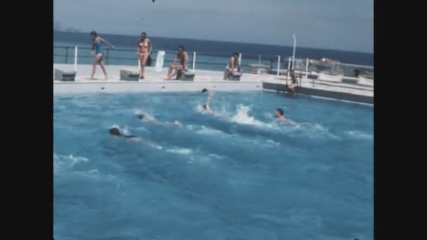 Portofino Italy June 1975 Children Amateur Swimming Competition 70S — Stock Video