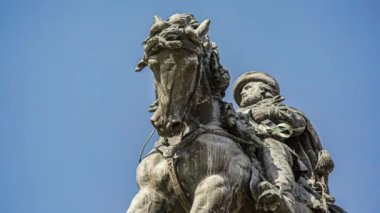 İtalya, Rovigo 'da at sırtındaki Garibaldi heykelinin detayları