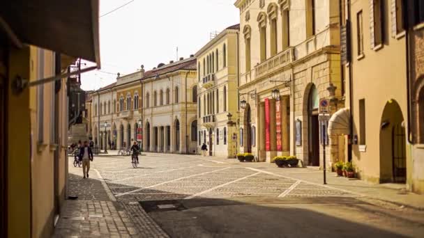 Rovigo Italy April 2022 이탈리아의 도시로 비토리오 에마누엘레 여름날 — 비디오