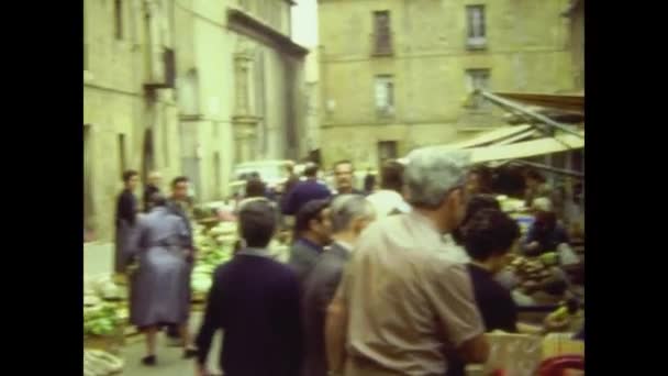 安道尔 西班牙1975年6月 70年代街头蔬菜市场 — 图库视频影像