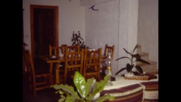 Salobrena Spanien Mai 1970 Menschen Familie Erinnerungen Wohnzimmer Den 70Er — Stockvideo