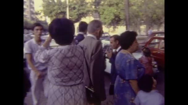 パレルモ イタリア1983年9月 80年代のパレルモ通りの幸せな人々 — ストック動画