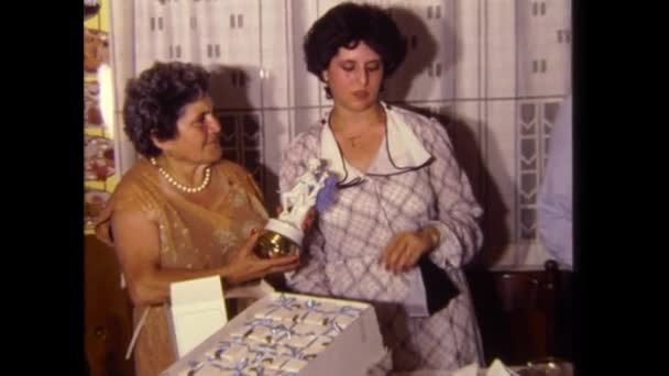 Palermo Italy September 1983 Distribution Wedding Favors Restaurant 80S — Vídeo de stock