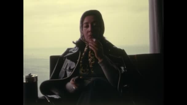 San Sebastian Spain June 1975 Smoking Woman Sitting Hotel Lobby — ストック動画
