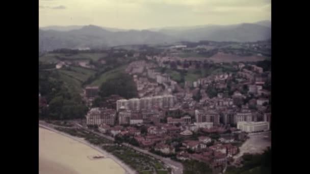 西班牙圣塞巴斯蒂安 1975年6月 70年代圣塞巴斯蒂安海滩景观 — 图库视频影像