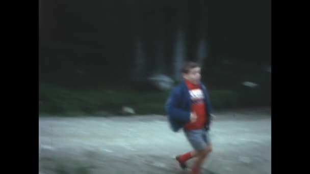 Tonale Włochy Czerwiec 1965 Ludzie Letnie Wakacje Górach Latach Tych — Wideo stockowe