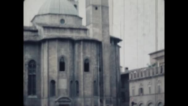 ラクイライタリア1963年5月 60年代の中世のパレードラクイラ通り — ストック動画