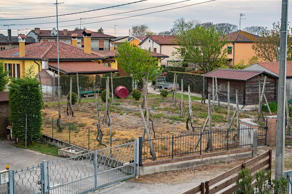 Vista Casas Uma Área Residencial Uma Cidade Italiana — Fotografia de Stock