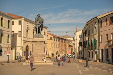 Rovigo, İtalya 22 Nisan 2022: Rovigo 'da Giuseppe Garibaldi Meydanı