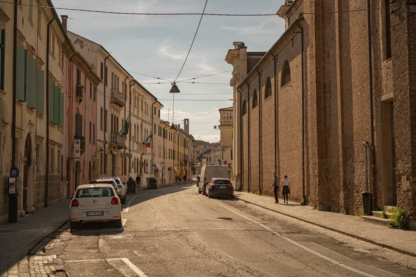 イタリア ロビゴ2022年4月22日 晴れた日のロビゴ市内中心部 — ストック写真