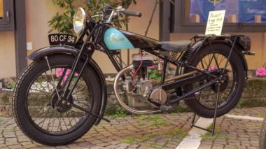 Rovigo, İtalya 22 Nisan 2022: Eski motosiklet detayı