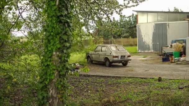 Rovigo Italy April 2022 Rusty Abandoned Car — ストック動画