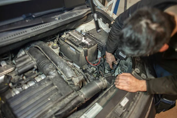 ミラノ イタリア24 エイプリル2022 機械修理車の詳細 — ストック写真