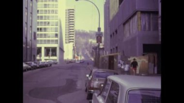 NEW YORK 1975: New York caddeleri 70 'lerin ortasında