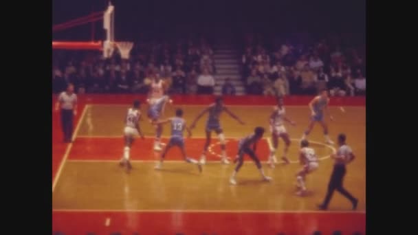 Louis Missouri Usa December 1970 Basketball Game Louis Bombers — стокове відео