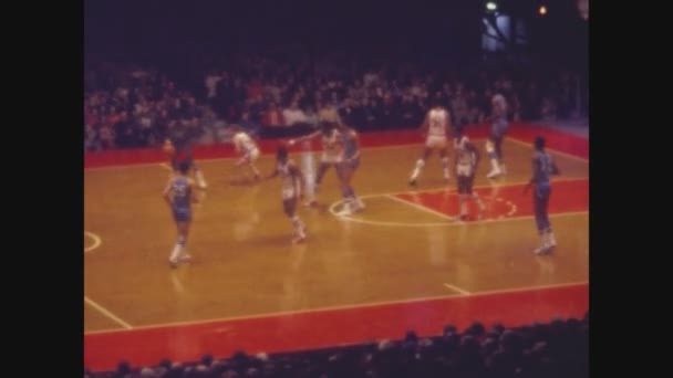 Louis Missouri Usa December 1970 Basketball Game Louis Bombers — стокове відео