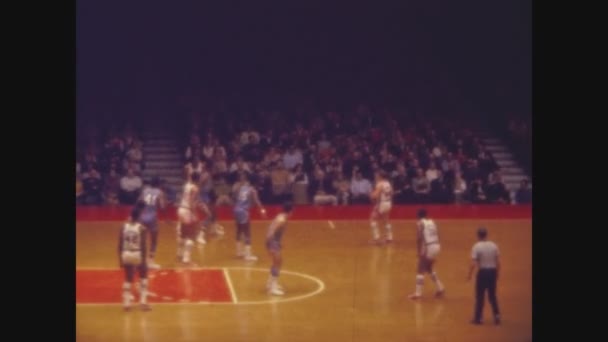 Louis Missouri Usa December 1970 Basketball Game Louis Bombers — стокове відео