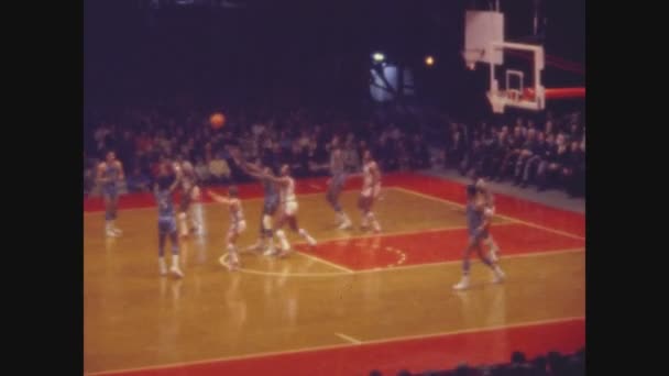 Louis Missouri Usa December 1970 Basketball Game Louis Bombers — стокове відео