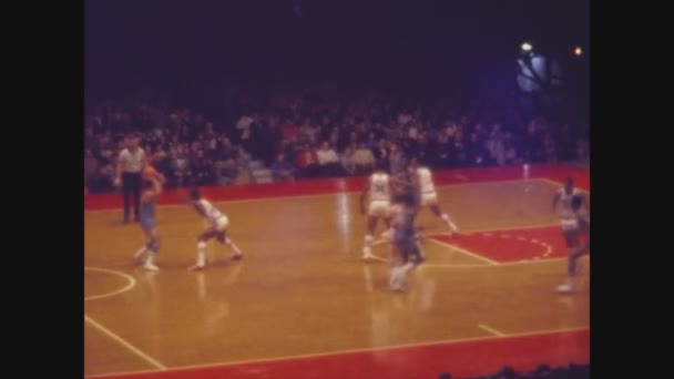 Louis Missouri Usa December 1970 Basketball Game Louis Bombers — стокове відео