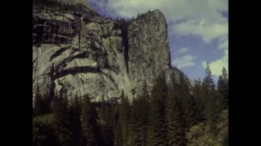 YOSEMITE ULUSAL PARK, ABD MAYIS 1978: 70 'lerde Yosemite park manzarası