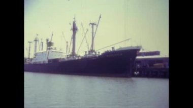 Washington, ABD Mayıs 1958: Ticaret gemisi 50 'lerde limana yanaştı