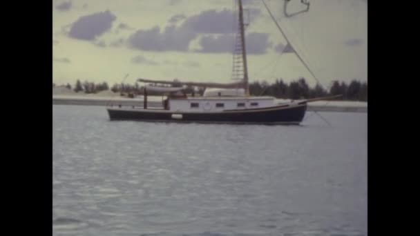 Grand Bahama Bahamas Maj 1965 Fiskespö Motorbåt Fiske Bahamas — Stockvideo