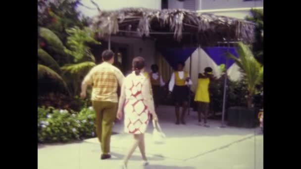 Treasure Cay Bahamas May 1965 Treasure Cay Inn Hotel People — Wideo stockowe