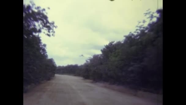 Treasure Cay Bahamas May 1965 Journey Dirty Road 60S — Stockvideo