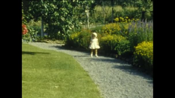 Grimaud France June 1958 People Garden Family Memories 50S — Vídeos de Stock
