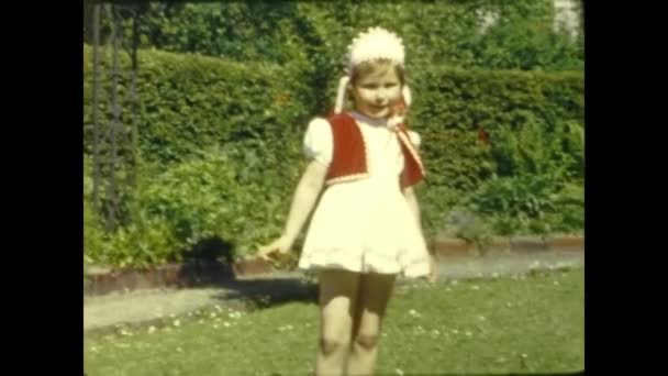 Grimaud France June 1958 Children Dressed Carnival 50S — Video
