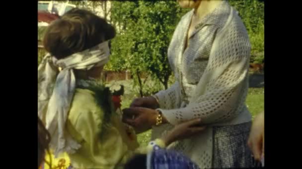 Grimaud Γαλλία Ιούνιος 1958 Παιδική Καρναβαλίστικη Σκηνή Στη Δεκαετία Του — Αρχείο Βίντεο