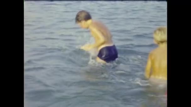 Sanremo Italy June 1958 Children Vacation Sea Beach 50S — Video