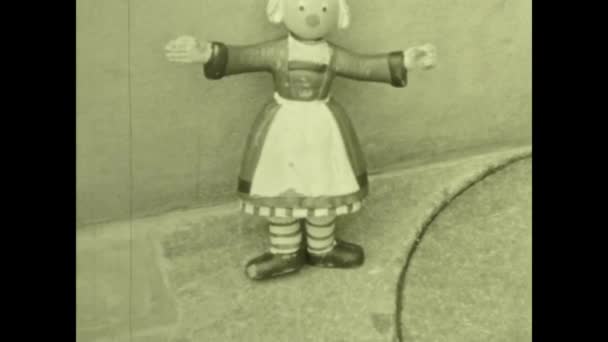 Paris France June 1953 Take Doll 50S — Video Stock