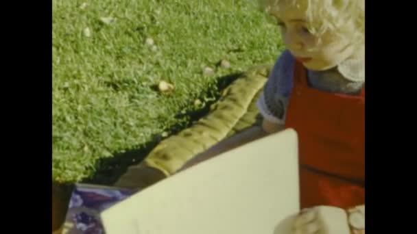 Paris France July 1958 Little Girl Reads Comics 50S — Stockvideo