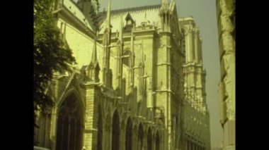 PARIS, FRANSA Temmuz 1976: 70 'lerdeki Notre Dame Katedrali