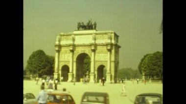 PARIS, FRANSA Temmuz 1976: 70 'lerde Paris' te Zafer Takı