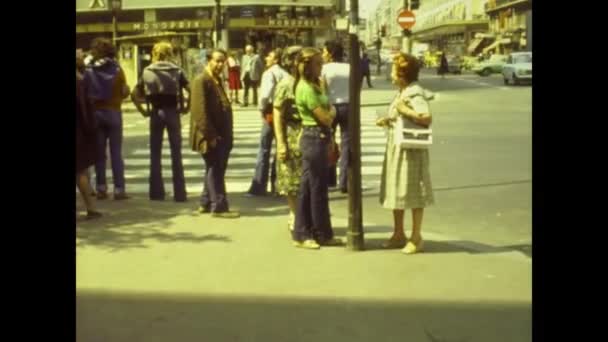 Parijs Frankrijk Juli 1976 Frankrijk 1976 Parijs Straatbeeld Jaren — Stockvideo