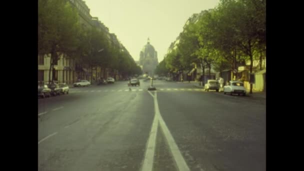 Paris France July 1976 France 1976 Paris Street View 000 — 图库视频影像