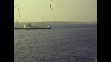 İSTANBUL, TURKEY HAZİRAN 1979: 70 'lerde İstanbul manzaralı liman