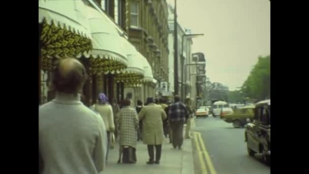 London United Kingdom May 1977 London Street Scene — Stockvideo