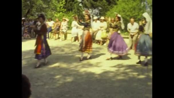 Corfu Greece July 1978 Греческая Танцовщица Фольклора — стоковое видео