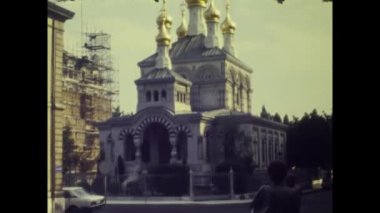 GENEVA, SWitzERLAND Nisan 1975: 70 'lerde Cenevre sokak manzarası