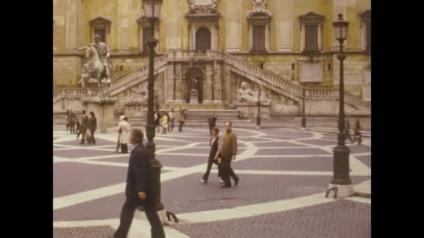 ローマ イタリア28 エイプリル社1974年 ローマの70年代の街並み — ストック動画